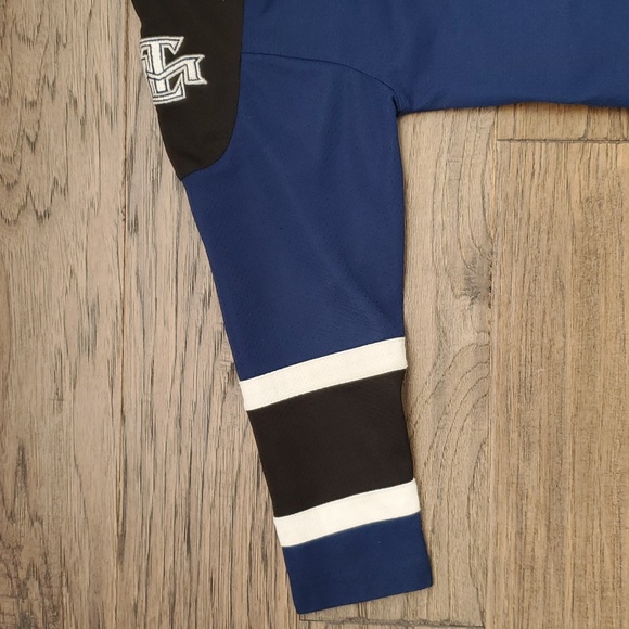 Kids Toronto Maple Leafs hockey jersey - Picture 9 of 11
